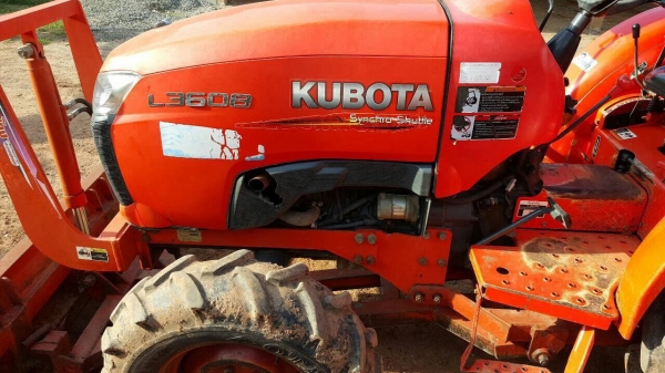 ขายรถไถ KUBOTA L3608 ปี 53 เอกสารเล่มทะเบียนพร้อมโอน อุปกรณ์มีผานดันหน้า โรตารี่ และผาน 5 ราคาต่อรองได้ ขายรถไถ KUBOTA L3608 ปี 53 เอกสารเล่มทะเบียนพร้อมโอน อุปกรณ์มีผานดันหน้า โรตารี่ และผาน 5 ราคาต่อรองได้