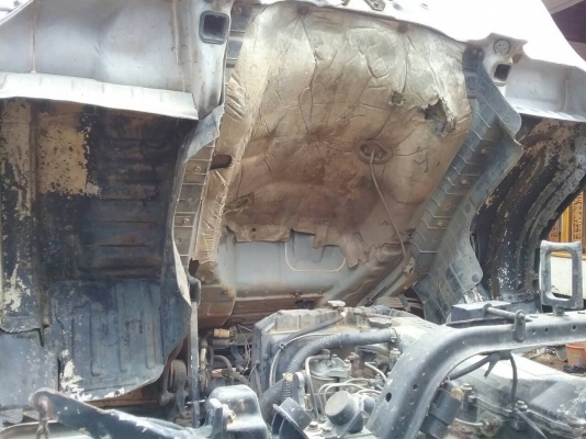 ขาย6ล้อHINO FC4J ปี43 เครื่อง140แรง กระบะดั้มสามมิตร