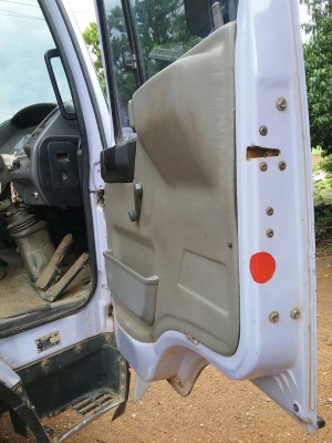 ขาย6ล้อHINO FC4J ปี43 เครื่อง140แรง กระบะดั้มสามมิตร