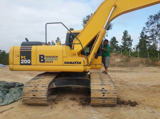 Komatsu PC200-7 ไมล์ชม.4,000 สภาพสวยค่ะ