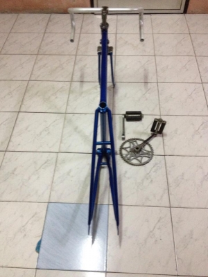 ขายอะไหล่จักรยานวินเทจ โครงmiki ยาว22นิ้ว สูง21นิ้ว จานปัน ให้หมดเลยตามรูปราคา2500บาท โทร0924462525โส กทม