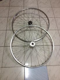 ขายล้อจักรยานฟิก chaser 700c 1คู่ สภาพดีตามรูป ราคา1200บาท โทร0924462525โส กทม ขายล้อจักรยานฟิก chaser 700c 1คู่ สภาพดีตามรูป ราคา1200บาท โทร0924462525โส กทม