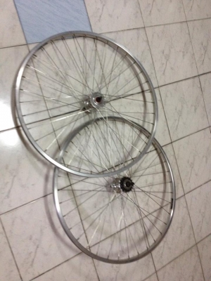 ขายล้อจักรยานฟิก chaser 700c 1คู่ สภาพดีตามรูป ราคา1200บาท โทร0924462525โส กทม