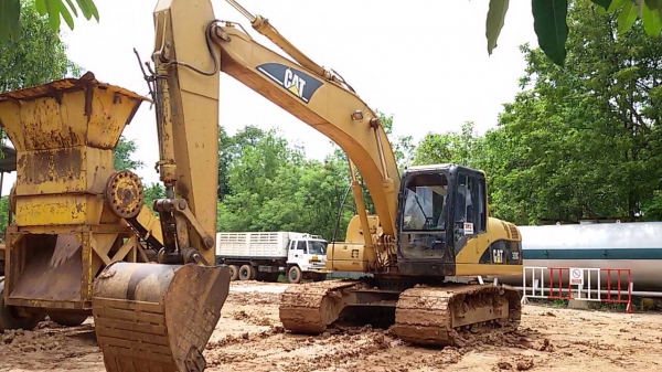 ขาย !! Cat 320C พร้อมใช้งาน ราคา 1,370,000 บาท