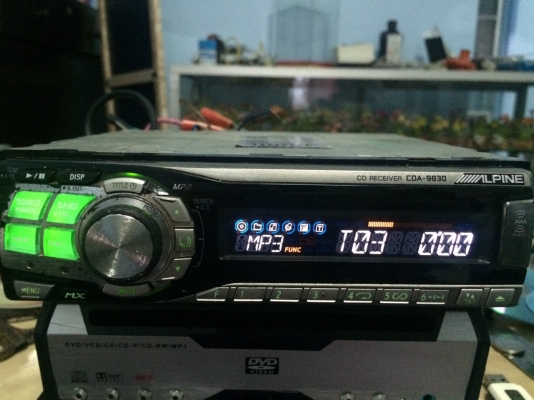 Alpine CDA-9830 รุ่นใหญ่ MP3-RW CD-RW FMคลื่นไทย หน้าจอไฟฟ้าปรับระดับได้3ระดับ ปรีเอ้า3ชุด คุมกล่องCD มือ อเมริกา