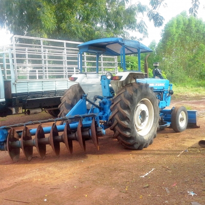 ต้องการขาย รถไถ FORD สภาพพร้อมใช้งาน