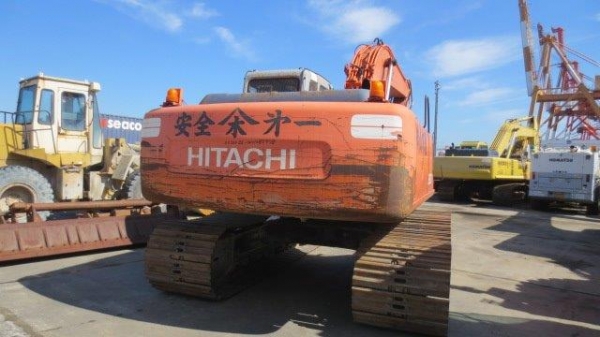 ขายค่ะ HITACHI EX200-5  ใบแทรค80 มีลายหัวกระแทก สภาพสวย นำเข้าโดยตรงจากญี่ปุ่นมีเอกสารรับรองการนำเข้า