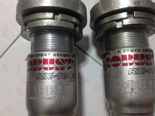 ขายโช๊ค robust คู่หน้า ใส่วีโก้