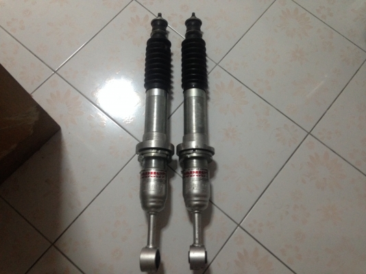 ขายโช๊ค robust คู่หน้า ใส่วีโก้ ขายโช๊ค robust คู่หน้า ใส่วีโก้