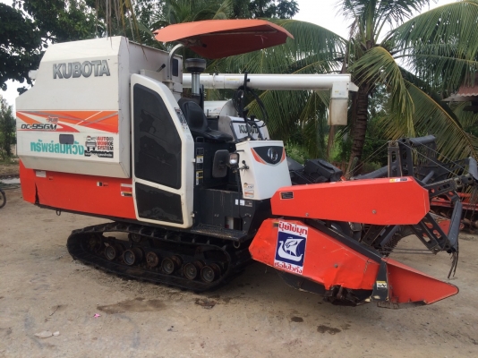 ขายรถเกี่ยวข้าว DC-95GM สภาพงามคับ เอกสารครบ รถพร้อมใช้งาน ราคาต่อรองได้อีก