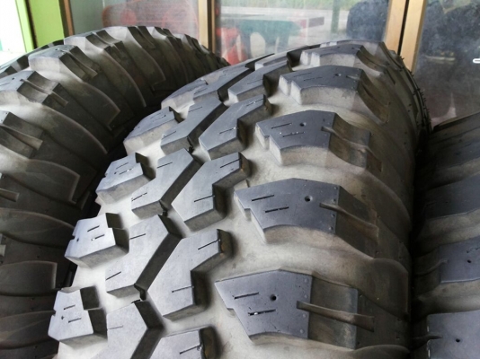 ขายยาง mud maxxis bighorn 762 ขนาด 33x12.5 ขอบ 15 ปี 2014