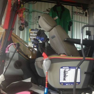 ขายดาวน์รถแบคโฮ KOMATSU  pc 130-8ทำงาน 5,&times;&times;&times;ชม. ราคา 380,000 ผ่อน  77,400&times;27 090-772-3710 090-772-3708