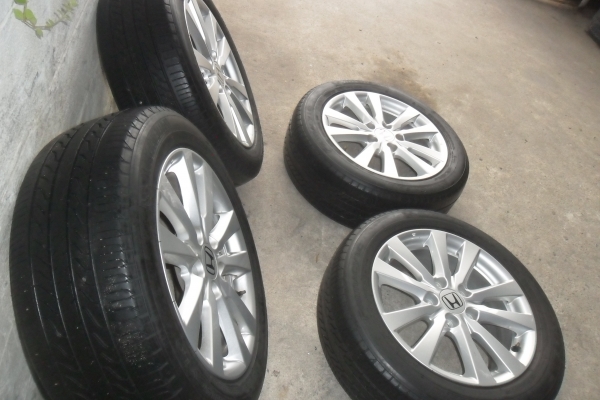 ล้อแม็ก 16นิ้ว5รู114 ออนด้า พร้อมยาง สวยๆ 4 ล้อ ราคา 5800 บาท ล้อแม็ก 16นิ้ว5รู114 ออนด้า พร้อมยาง สวยๆ 4 ล้อ ราคา 5800 บาท