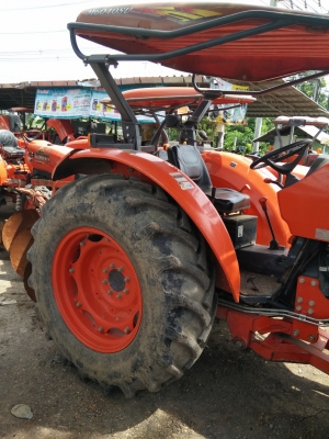 ขายแทรกเตอร์ KUBOTA M6040SU พร้อมผาน DP243H ตัวรถสวยสภาพดี