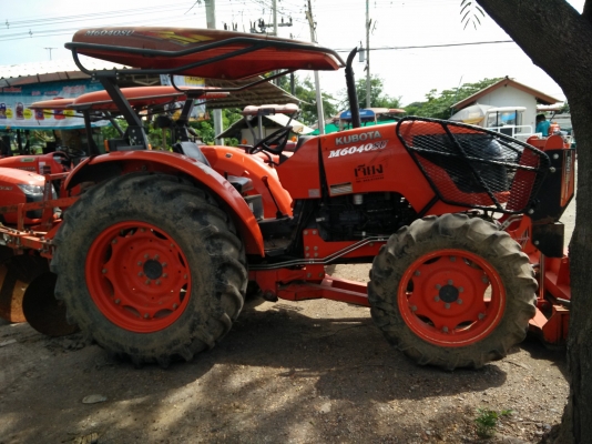 ขายแทรกเตอร์ KUBOTA M6040SU พร้อมผาน DP243H ตัวรถสวยสภาพดี