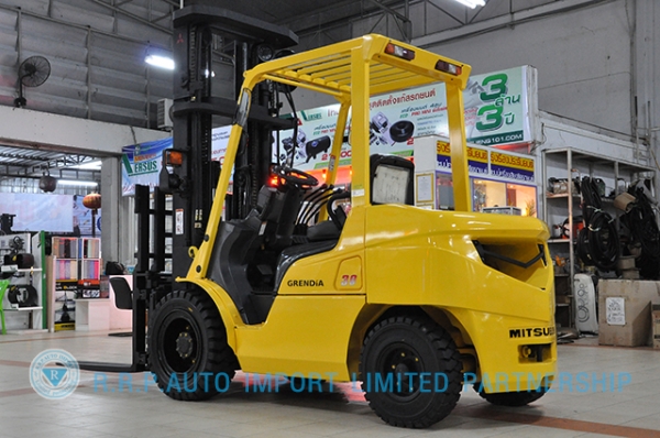 ขายรถโฟล์คลิฟท์มือสอง MITSUBISHI GRENDIA รุ่น FD30T  ราคา xxx,xxx บาท นำเข้าจากประเทศญี่ปุ่น 100\% ไม่เคยใช้งานในประเทศไทย