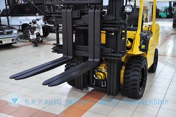 ขายรถโฟล์คลิฟท์มือสอง MITSUBISHI GRENDIA รุ่น FD30T  ราคา xxx,xxx บาท นำเข้าจากประเทศญี่ปุ่น 100\% ไม่เคยใช้งานในประเทศไทย