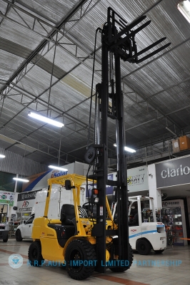 ขายรถโฟล์คลิฟท์มือสอง MITSUBISHI GRENDIA รุ่น FD30T  ราคา xxx,xxx บาท นำเข้าจากประเทศญี่ปุ่น 100\% ไม่เคยใช้งานในประเทศไทย