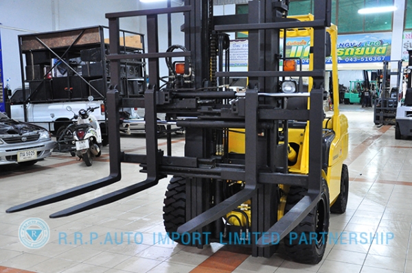 ขายรถโฟล์คลิฟท์มือสอง MITSUBISHI GRENDIA รุ่น FD30T  ราคา xxx,xxx บาท นำเข้าจากประเทศญี่ปุ่น 100\% ไม่เคยใช้งานในประเทศไทย