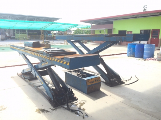 ขายลิฟท์ยกรถ Hitachi มือสองญี่ปุ่น ยกได้2.5ตัน