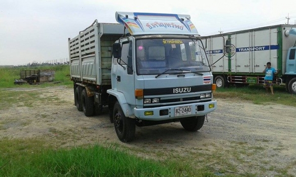 ขายดั้ม2เพลา ร็อกกี้175แรง เครื่องดีแคชซีสวย พ.เพาเวอร์ เบรกทิฟฟี่ ภายในสวย แอร์เย็น สภาพพร้อมใช้งาน เอกสารพร้อมโอน สนใจโทร 090-8588220คุณนะ 093-3258446คุณบิว หรือเข้าดูสินค้าอื่นๆได้ที่ www.truck.in.th/498 หรือเพจFacebook ณรงค์ ซื้อขายรถมือสอง (เว็บไซต์ส