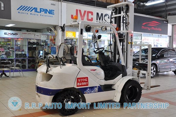 ขายรถโฟล์คลิฟท์มือสอง KOMATSU รุ่น FG30T ราคา 455,000 บาท นำเข้าจากประเทศญี่ปุ่น 100\% ไม่เคยใช้งานในประเทศไทย