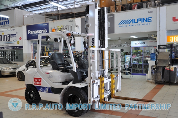 ขายรถโฟล์คลิฟท์มือสอง KOMATSU รุ่น FG30T ราคา 455,000 บาท นำเข้าจากประเทศญี่ปุ่น 100\% ไม่เคยใช้งานในประเทศไทย