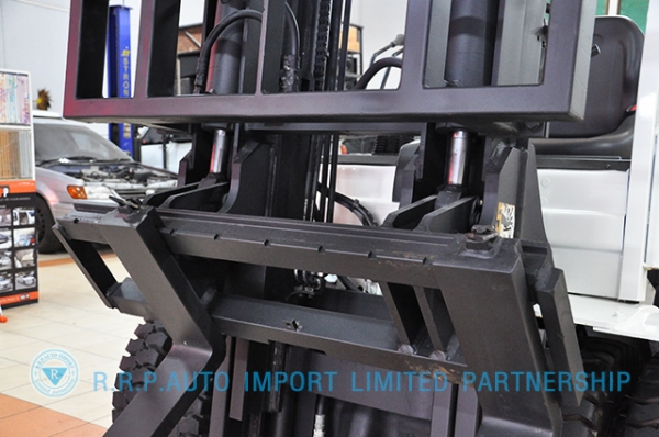 ขายรถโฟล์คลิฟท์มือสอง TCM รุ่น FHD25I3A  ราคา 445,000 บาท นำเข้าจากประเทศญี่ปุ่น 100\% ไม่เคยใช้งานในประเทศไทย