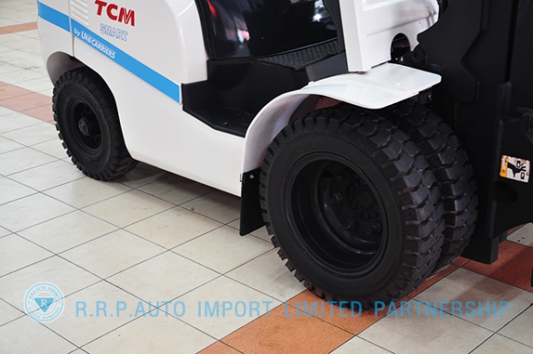 ขายรถโฟล์คลิฟท์มือสอง TCM รุ่น FHD25I3A  ราคา 445,000 บาท นำเข้าจากประเทศญี่ปุ่น 100\% ไม่เคยใช้งานในประเทศไทย