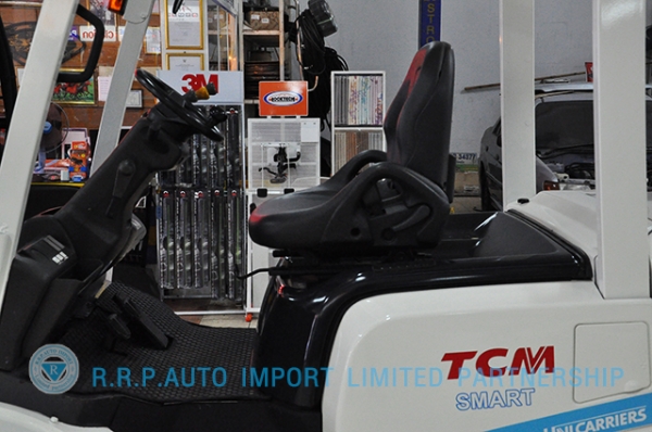 ขายรถโฟล์คลิฟท์มือสอง TCM รุ่น FHD25I3A  ราคา 445,000 บาท นำเข้าจากประเทศญี่ปุ่น 100\% ไม่เคยใช้งานในประเทศไทย