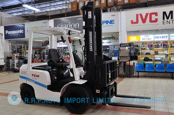 ขายรถโฟล์คลิฟท์มือสอง TCM รุ่น FHD25I3A  ราคา 445,000 บาท นำเข้าจากประเทศญี่ปุ่น 100\% ไม่เคยใช้งานในประเทศไทย