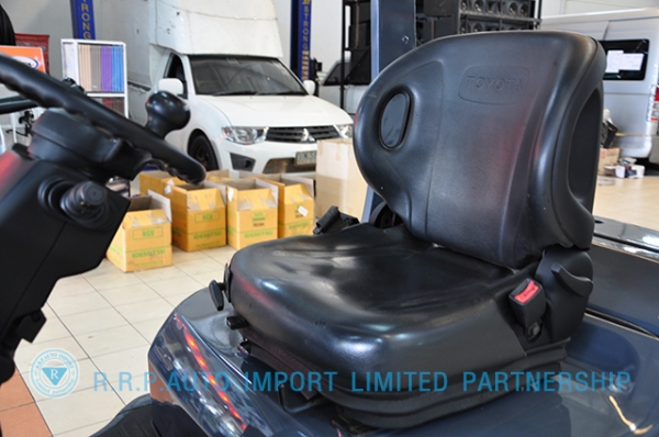 ขายรถโฟล์คลิฟท์มือสอง TOYOTA รุ่น 8FD15 ราคา xxx,xxx บาท นำเข้าจากประเทศญี่ปุ่น 100\% ไม่เคยใช้งานในไทย