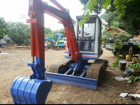 ขายรถขุดKUBO  KH040 เท่ากับpc45 รถเก่านอก มีเอกสารใบอินวอย สนใจติดต่อ099-907-9273(กิ๊ฟค่ะ)