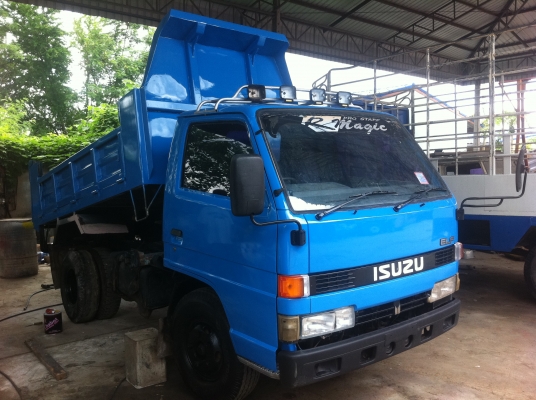 ISUZU NKR