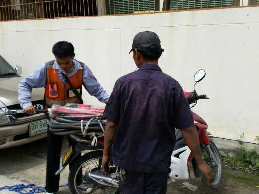 tractor-backhoe จัดส่ง หัวเจาะ แย๊กลม พร้อมสายลม ไปเกาะสมุย ด่วนทันใจ