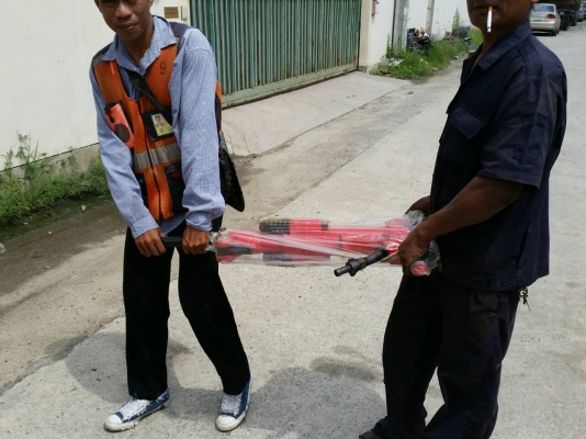 tractor-backhoe จัดส่ง หัวเจาะ แย๊กลม พร้อมสายลม ไปเกาะสมุย ด่วนทันใจ