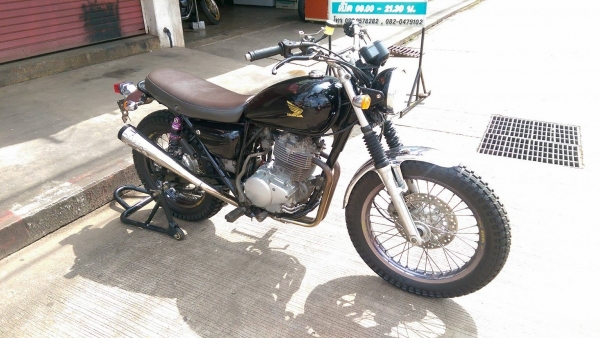 ขายคับ HONDA CL400 แต่งTRACKER สีสวย ท่อSUPERTRAPP แฮนด์บาร์ ยางหน้าหลังเต็ม อินวอยส์ สรรพสามิตร ราคา 57500 บาท ส่งได้ทั่วไทยคับ สนใจติดต่อ 081-0578282 FACEBOOK ชาญณรงค์ ป๊อป ชัยอมฤต ไอดีไลน์ POPBIGBIKESAKON คับ สนใจรถสวย ถูก ดี ต้อง POP BIGBIKE SAKONNAKH