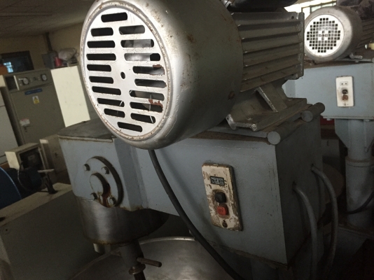 ขายเครื่องกวนไส้ กระทะกว้าง28นิ้ว มอเตอร์3แรง ไฟ220 ตัวละ25,000 มี3ตัวครับ