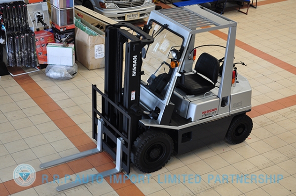 ขายรถโฟล์คลิฟท์มือสอง NISSAN  รุ่น PH02 ราคา 175,000 บาท นำเข้าจากประเทศญี่ปุ่น 100\% ไม่เคยใช้งานในไทย