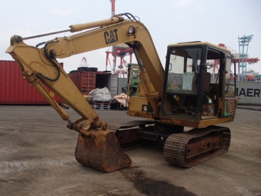 มาอีกแล้วรถขุด CATTERPILLAR E70B