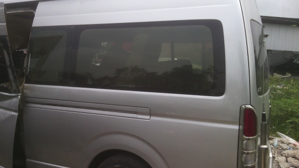 ขายรถตู้ปีปหลังคาสูงราคาถูกไว้ทำอะไหล่