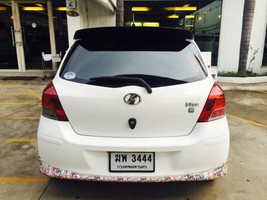 Toyota Yaris สีขาวแท้ ตัวถังอย่างกิ๊ก สวยจิงคันนี้คะ