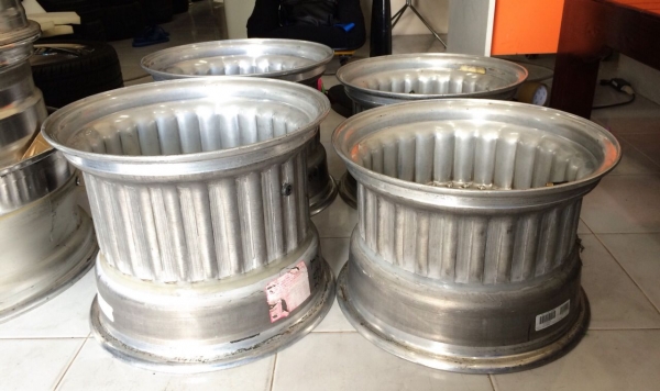 ขายล้อ CENTERLINE ขอบ 15 หน้า10 หลัง12 6 รูกระบะ ออฟลึกสุดตาราง ประมูลจากญี่ปุ่น