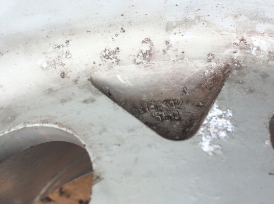 ขายล้อหยดน้ำ ALCOA USA ขอบ 15 หน้า10 หลัง12 6/139.7 ออฟลึกมาก ประมูลจากญี่ปุ่น ขายล้อหยดน้ำ ALCOA USA ขอบ 15 หน้า10 หลัง12 6/139.7 ออฟลึกมาก ประมูลจากญี่ปุ่น