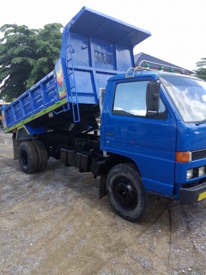 รถดั้มNPR115ปี37สั่งลุยแท้ ท้ายเอฟ พาวเวอร์ แอร์เย็นฉ่ำ เครื่องแน่น คัสซีสวย กระบะยาว3.60เมตร กว้าง2.10เมตร ดั้มยิงหน้า รถสวยทะเบียนพร้อมโอน รถห้างแท้