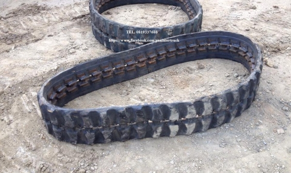 FROM JAPAN แทรคยางสามารถใส่กับรถขุดไซค์ 20,25,30,35 /ขนาด 300*10.9*39 ราคา(เส้นละ 10,000 บาท) สนใจติดต่อ 0819337688