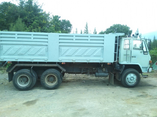 10ล้อดั้ม ISUZU ROCK 240ปี35หัวขาวทำฟ้าเครื่องใหม่6BG-250แรงม้า
