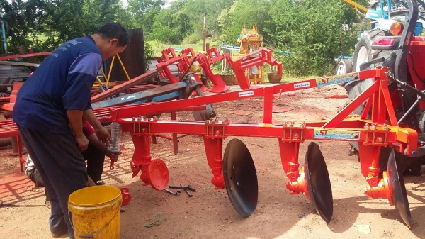 รับผลิตและติดตั้ง อุปกรณ์ต่อพ่วงรถไถ ทุกรุ่น ทุกยี่ห้อ