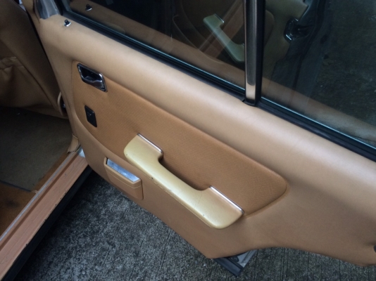 ขายด่วนก่อนทำสีและซ่อมใหญ่  BENZ 300D วางเครื่อง เจแล้ว