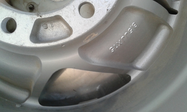 ล้อมือสอง